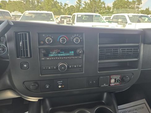 New 2026 GMC Savana 2500 w/ Driver Convenience Package RWD image 28