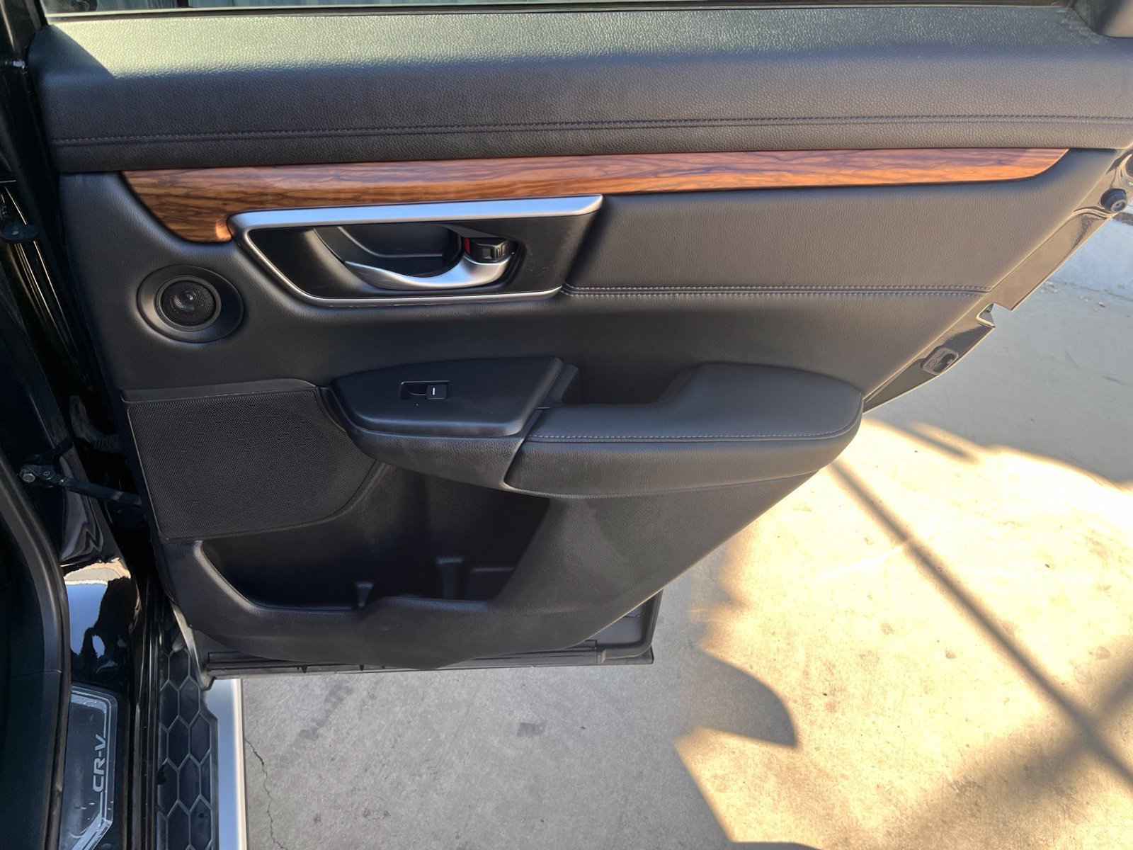 Used 2018 Honda CR-V Touring image 15