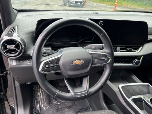 Used 2025 Chevrolet Equinox LT FWD image 28