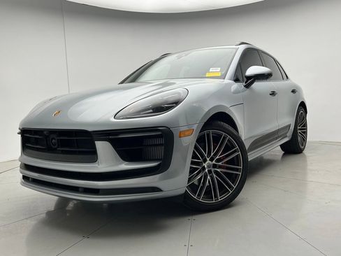Certified 2025 Porsche Macan S AWD/4WD image 1