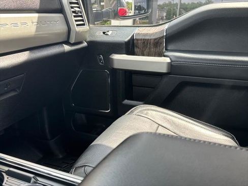 Used 2017 Ford F250 Lariat w/ Lariat Value Package AWD/4WD image 24