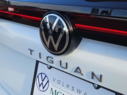 New 2026 Volkswagen Tiguan SE image 27
