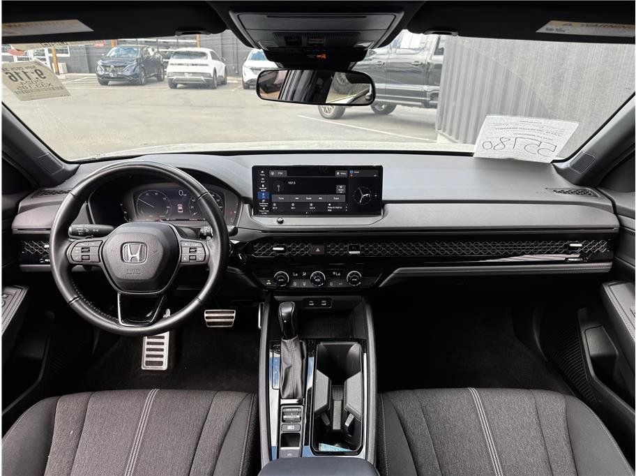 Used 2024 Honda Accord Sport image 3