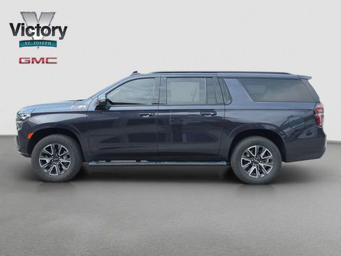 Used 2023 Chevrolet Suburban Z71 w/ Luxury Package AWD/4WD image 6