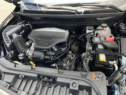 Certified 2025 Cadillac XT5 Premium Luxury w/ Technology Package AWD/4WD image 12