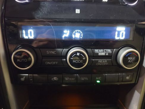 Used 2019 Subaru Ascent Limited w/ Popular Package #2 AWD/4WD image 17