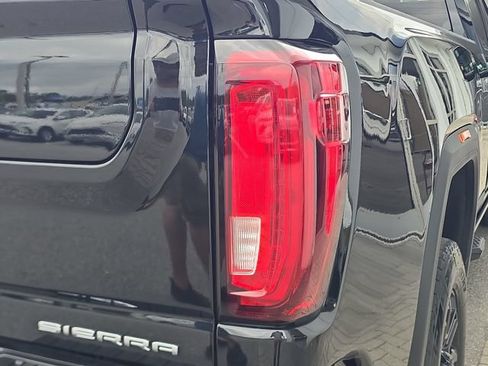 Certified 2022 GMC Sierra 2500 Denali w/ Denali Black Diamond Edition AWD/4WD image 8