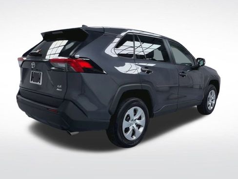 Used 2022 Toyota RAV4 LE image 22