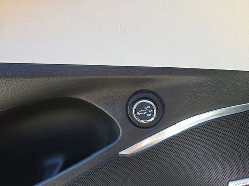 Used 2023 Buick Enclave Premium w/ Experience Buick Package FWD image 23