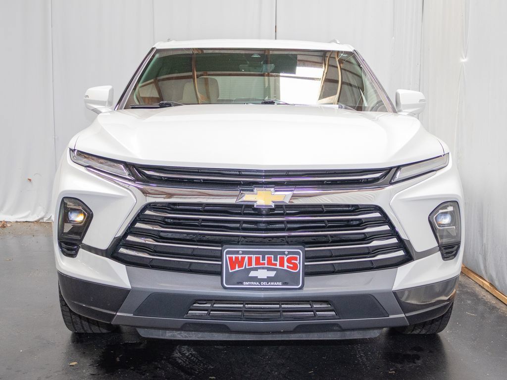 Used 2023 Chevrolet Blazer Premier w/ Driver Confidence II Package AWD/4WD image 2