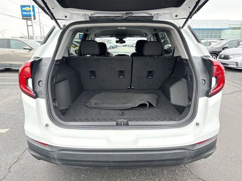 Used 2023 GMC Terrain SLE image 24