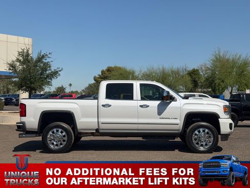 Used 2018 GMC Sierra 2500 Denali w/ Duramax Plus Package AWD/4WD image 4