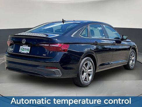 Used 2024 Volkswagen Jetta SE FWD image 8