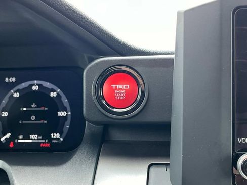 Used 2025 Toyota Tacoma TRD Sport AWD/4WD image 35