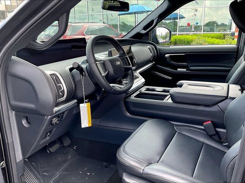 New 2026 Ford Expedition Max Platinum w/ Stealth Appearance Package AWD/4WD image 6