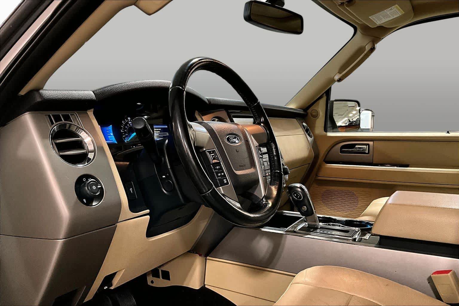 Used 2015 Ford Expedition Limited w/ Equipment Group 301A RWD image 18
