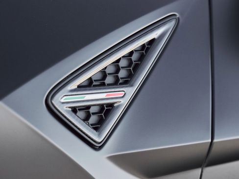 Used 2024 Lamborghini Urus Performante image 11