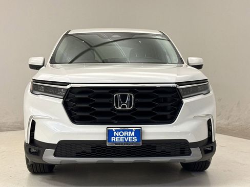 Certified 2025 Honda Pilot EX-L image 3