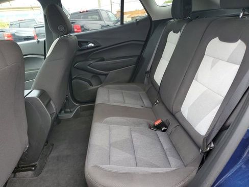 Used 2024 Chevrolet Trax LS w/ LS Convenience Package FWD image 17