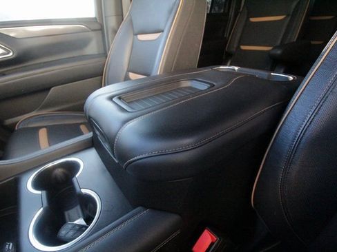 Used 2023 GMC Yukon XL AT4 w/ Technology Package image 33