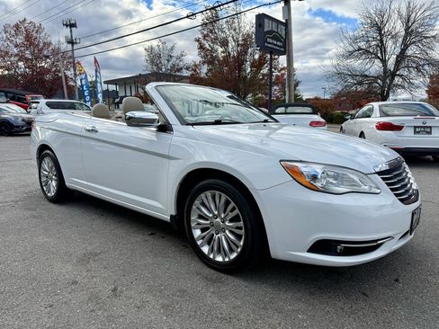 Used 2011 Chrysler 200 Limited FWD image 13