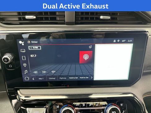 Used 2024 GMC Sierra 1500 AT4 w/ Technology Package image 19