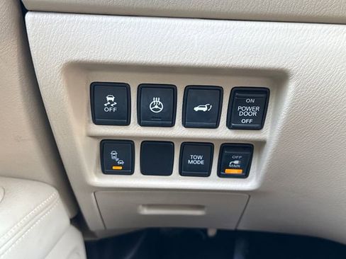 Used 2016 Nissan Pathfinder Platinum w/ Family Entertainment Package FWD image 36
