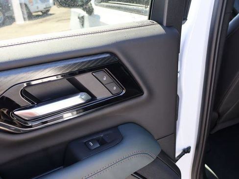 New 2026 GMC Yukon XL AT4 w/ AT4 Premium Plus Package AWD/4WD image 11