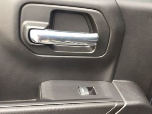 Used 2022 Chevrolet Silverado 1500 Custom Trail Boss w/ Safety Confidence Package image 12