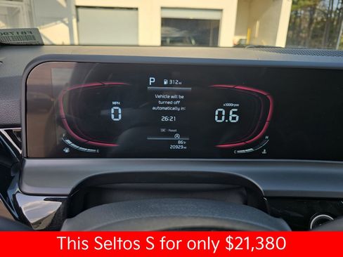 Used 2025 Kia Seltos S image 24