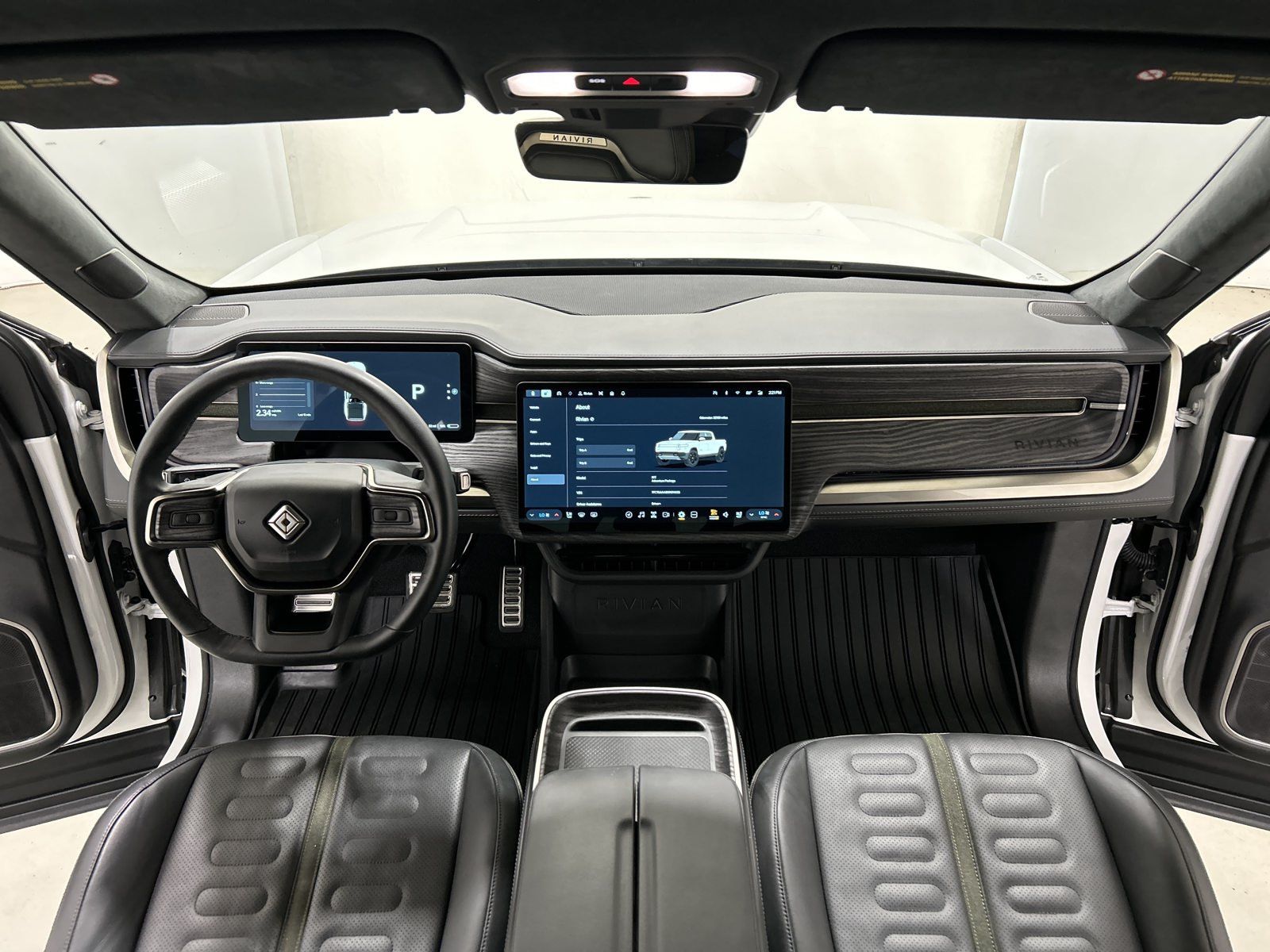 Used 2022 Rivian R1T Adventure AWD/4WD image 25