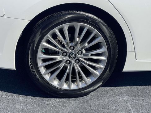 Used 2019 Toyota Avalon Limited w/ Advanced Safety Package image 7