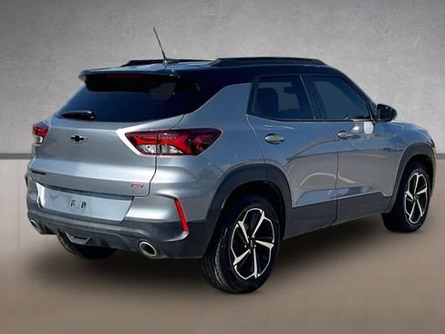 Used 2023 Chevrolet TrailBlazer RS FWD image 2