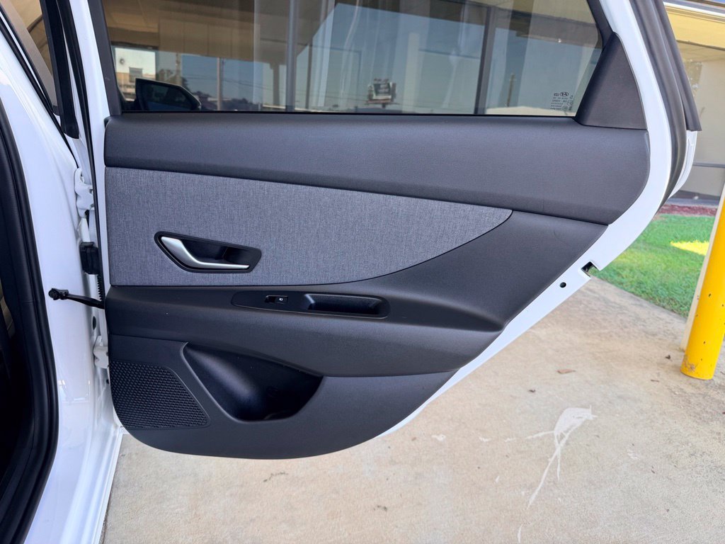 Used 2025 Hyundai Elantra Limited FWD image 34