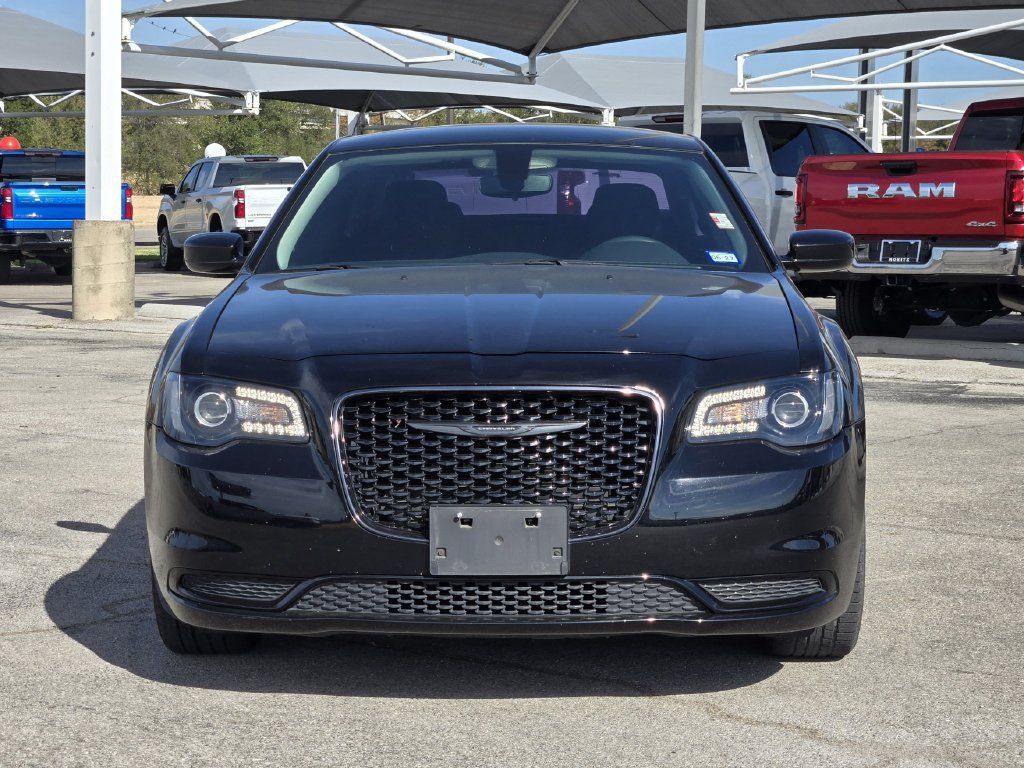 Used 2023 Chrysler 300 Touring w/ Sport Appearance Package RWD image 2