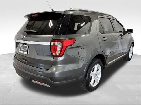 Used 2019 Ford Explorer XLT w/ Equipment Group 201A image 6