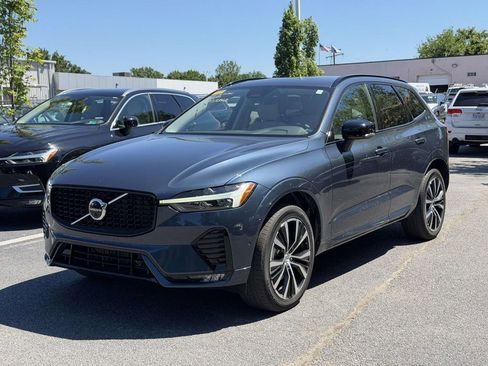 Used 2023 Volvo XC60 B5 Plus w/ Climate Package AWD/4WD image 4