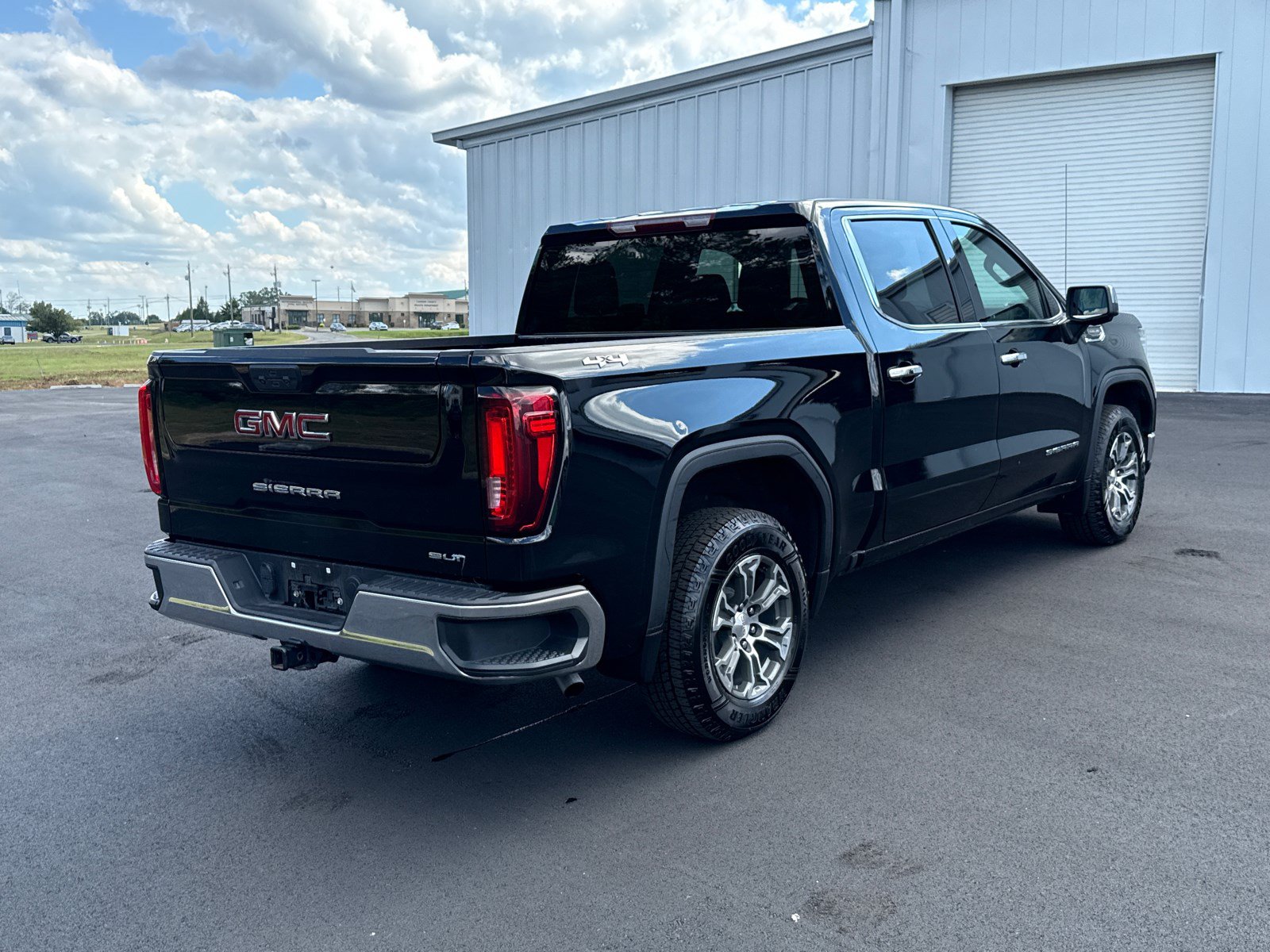 Used 2025 GMC Sierra 1500 SLT AWD/4WD image 5