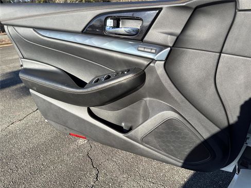 Used 2023 Nissan Maxima SR w/ Sport Mat Group FWD image 13