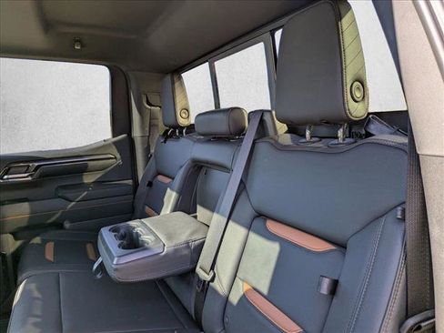 Used 2024 GMC Sierra 1500 AT4 w/ Technology Package image 19