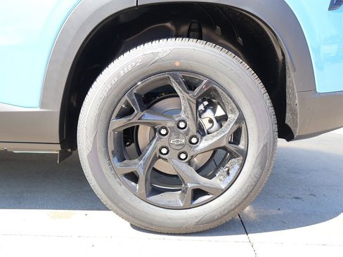 New 2026 Chevrolet Trax LT w/ Midnight Edition FWD image 36