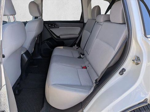 Used 2017 Subaru Forester 2.5i Premium AWD/4WD image 18