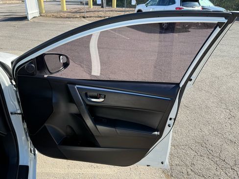 Used 2016 Toyota Corolla S Premium image 19