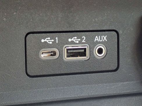 Used 2025 Nissan Sentra SV w/ SV Premium Package FWD image 21