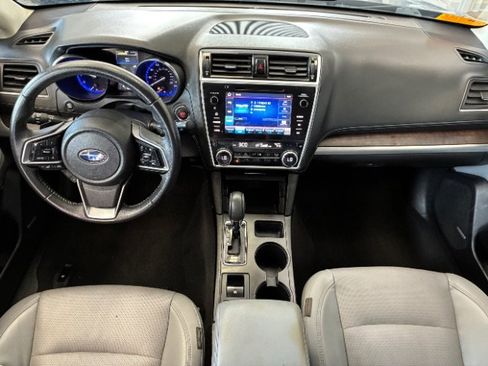 Used 2019 Subaru Outback 2.5i Limited AWD/4WD image 3