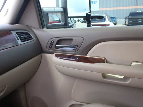 Used 2009 GMC Sierra 2500 SLT w/ Entertainment Package AWD/4WD image 18