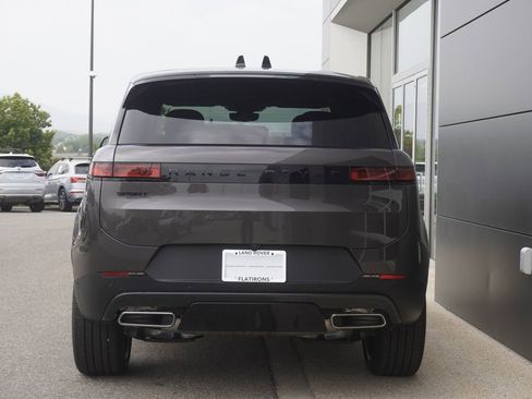 New 2025 Land Rover Range Rover Sport SE image 6