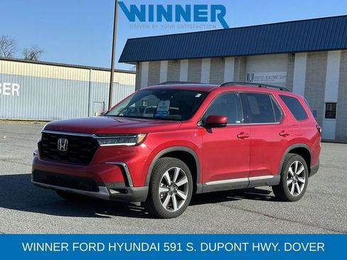 Used 2023 Honda Pilot Touring image 1