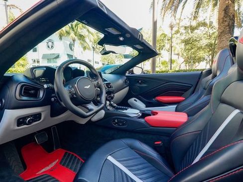 Used 2023 Aston Martin V12 Vantage Roadster image 64