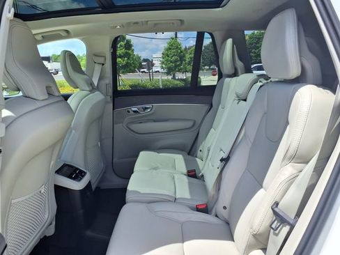 New 2026 Volvo XC90 T8 Ultra w/ Protection Package Premier AWD/4WD image 16